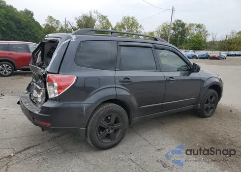 2011 Subaru Forester 2.5X z USA, uszkodzony, nr VIN JF2SHABC8BH777207
